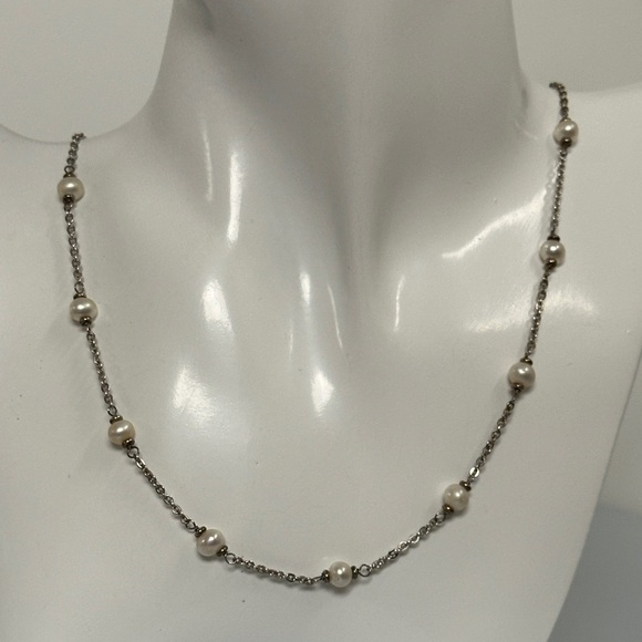 925 sterling Silver Pearl Necklace